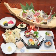 屋形船交流会 ～日本の伝統文化体験と隅田川の景観を楽しむ～